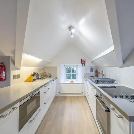 בית נופש The Viewpoint - Stylish In An Elevated Position In The Centre Of אמבלסייד