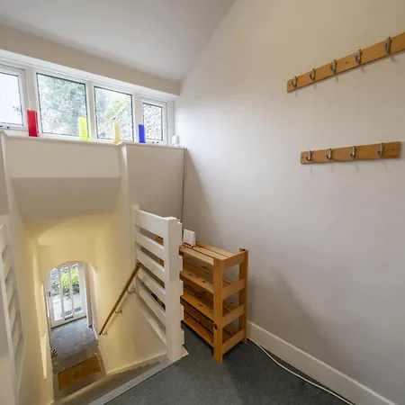 The Viewpoint - Stylish In An Elevated Position In The Centre Of Holiday home *